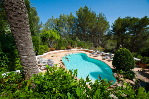 Can Buganvilla